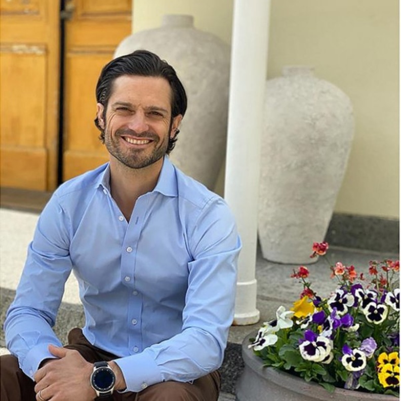 كارل فيليب يحمل رتبة رائد