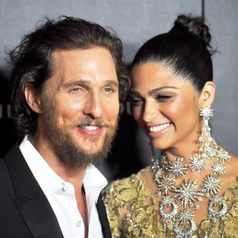 ماثيو ماكونهي و زوجته 