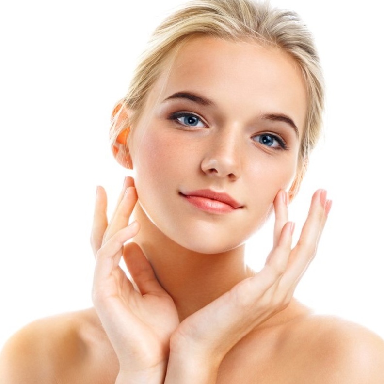  تخلصي من مشكلات الشعر والبشرة مع خلطة زيت الخروع والصبار