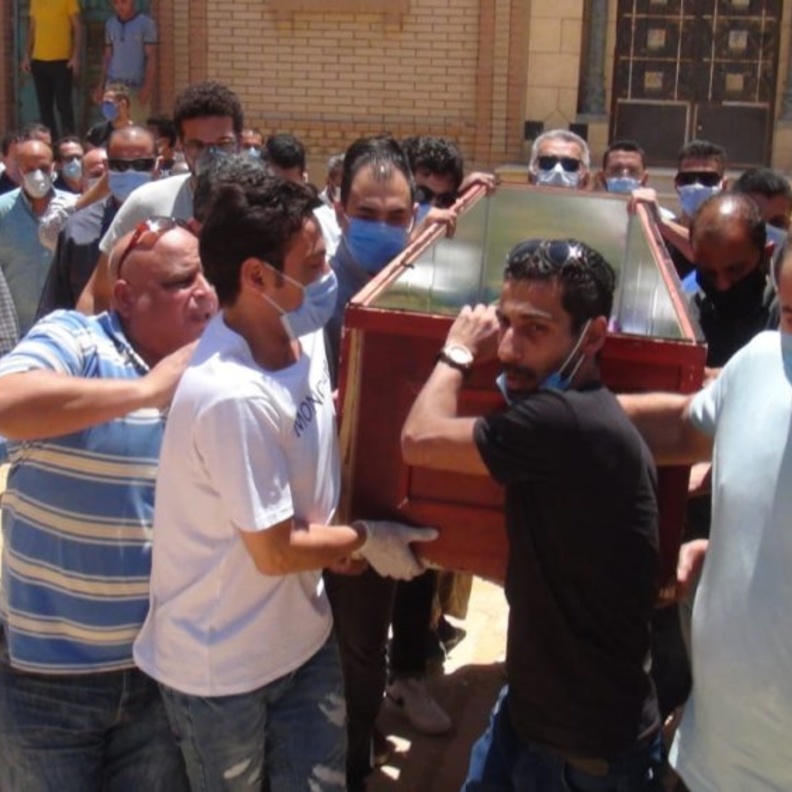 جنازة حسن حسني