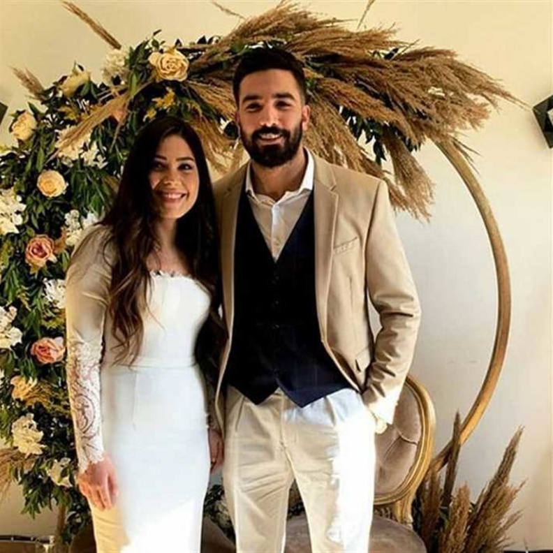 حازم ايهاب وخطيبته