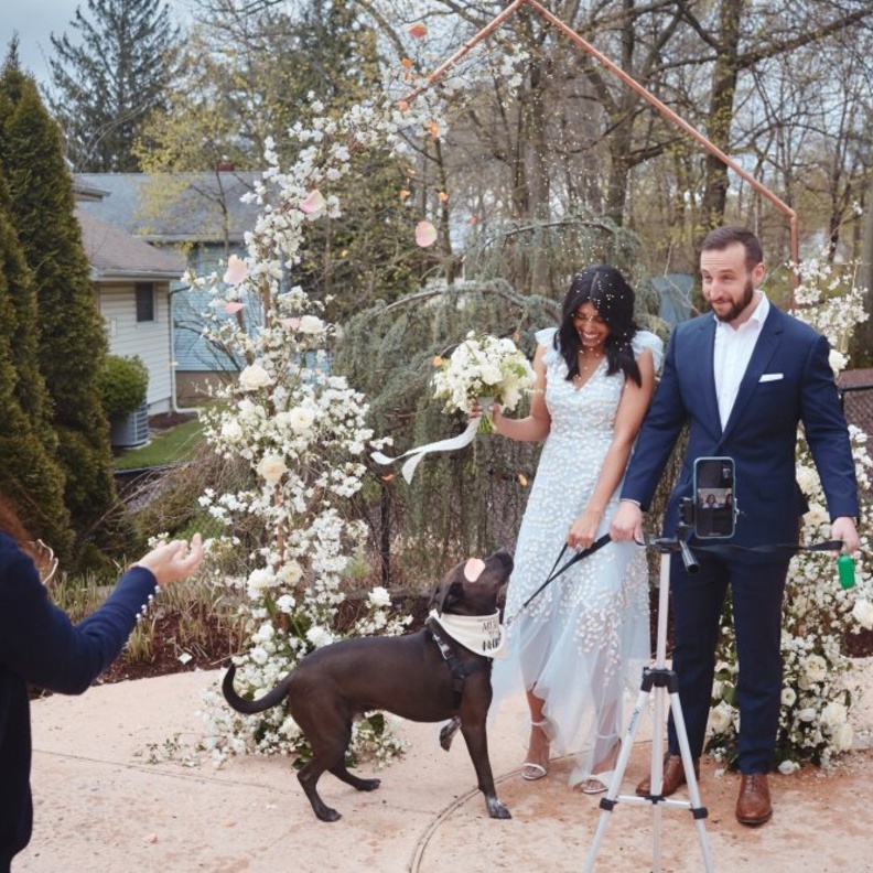  نقل حفل الزفاف عبر تطبيق زووم