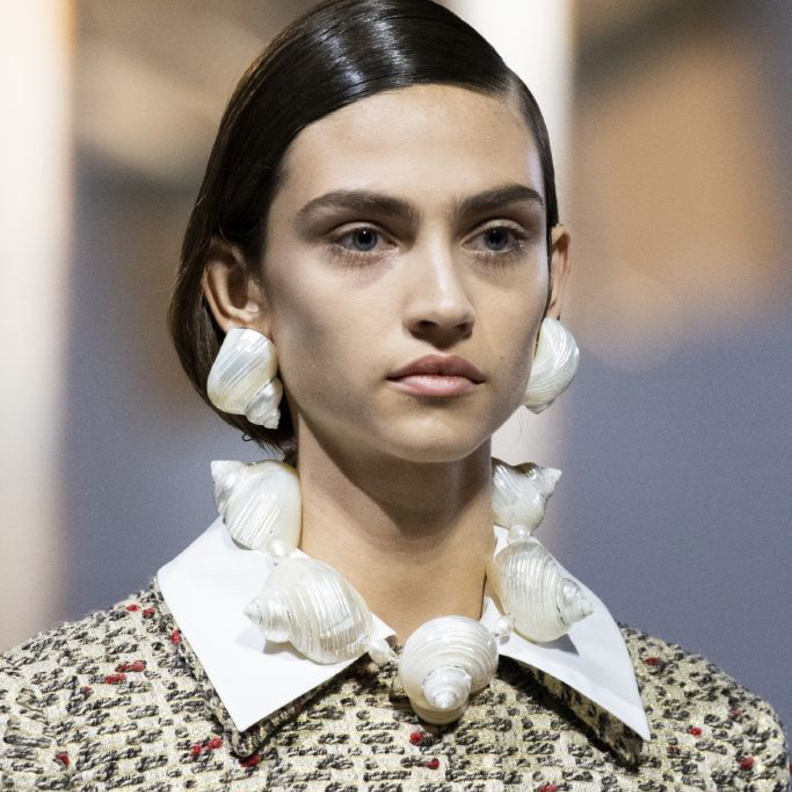 احدث اكسسوارات شبابية من الصفد موضة صيف 2020 من Prada