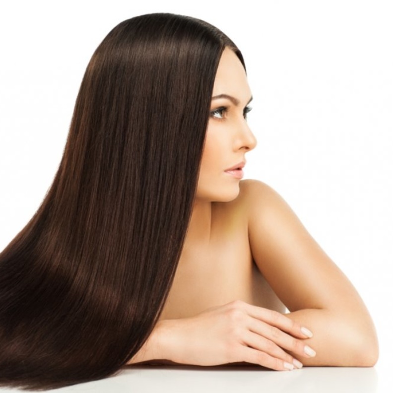 افضل انواع الزيوت والاعشاب الطبيعية لعلاج تساقط الشعر