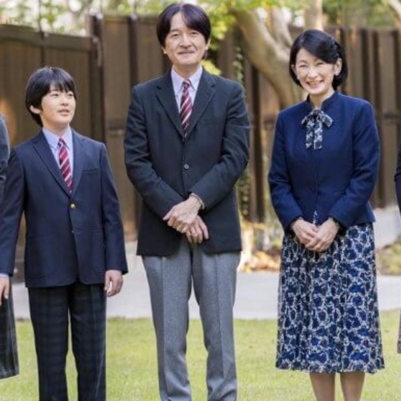 أسرة ولي عهد اليابان تتبرع بأزياء طبية يدوية الصنع للمستشفيات