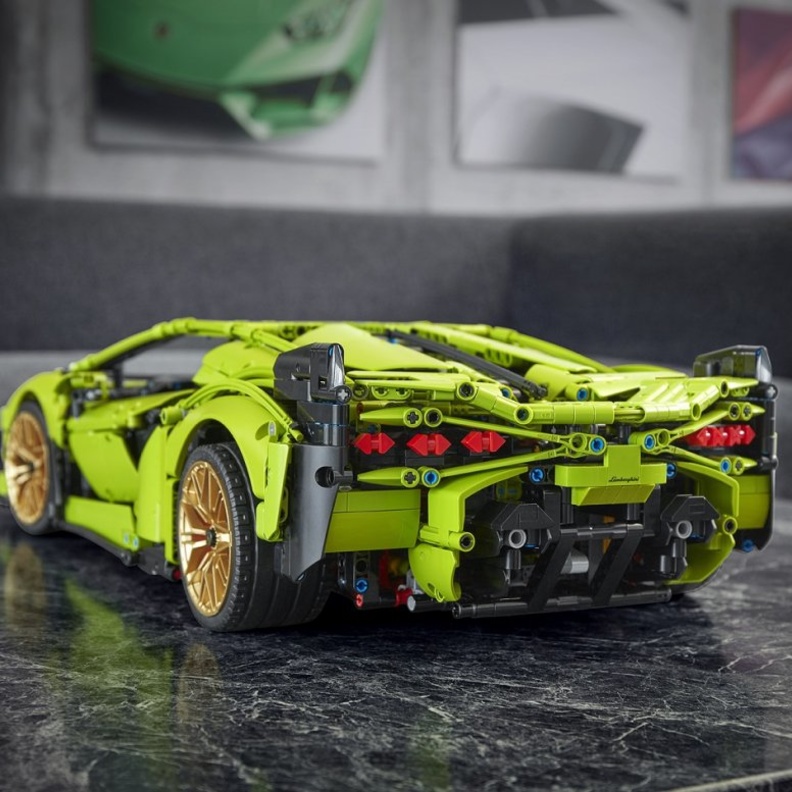 ليغو تكشف عن مجسم مصغّر لسيارة لامبورغيني الجديدة