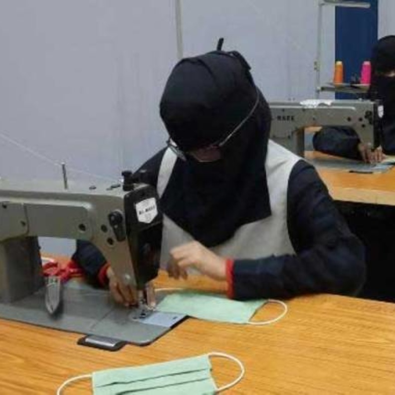 جمعية الانامل المبدعة بجازان تطلق مشروع صناعة الكمامة القماشية