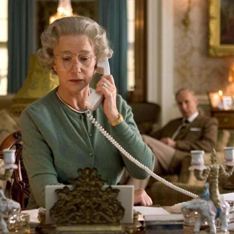 النسخة السينمائية للملكة إليزابيث الثانية.. بعيون هوليوود