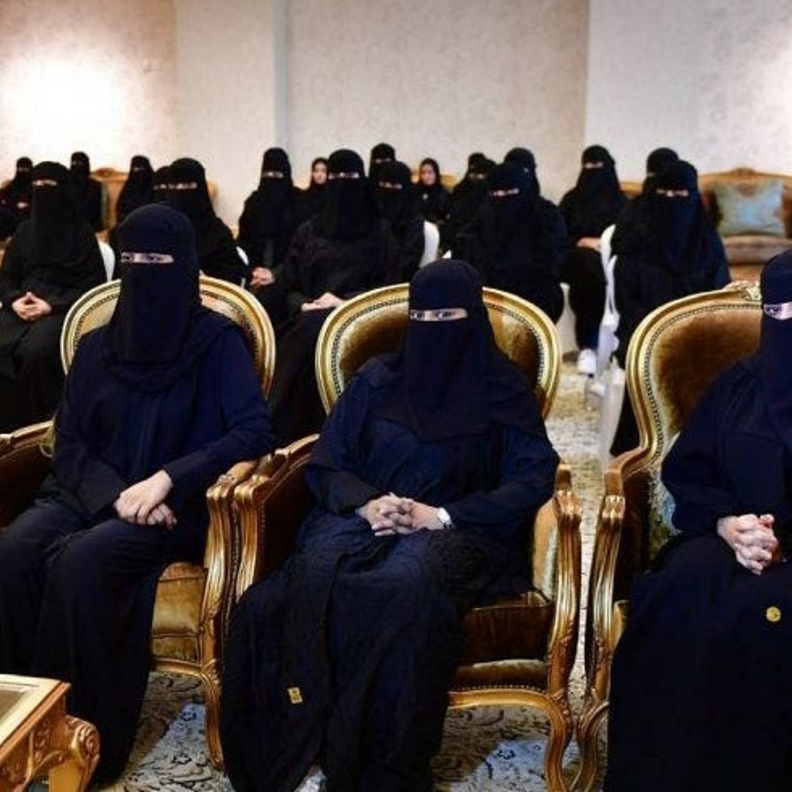 من دفعة السعوديات المعينات بوظيفة ملازمات تحقيق لأول مرة