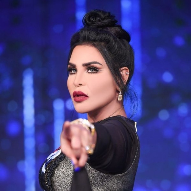 تسريحة الكعكة بالبرمات المتعددة من الفنانة أحلام