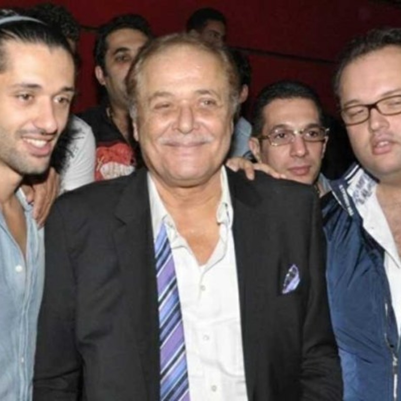 محمود عبد العزيز وابنيه