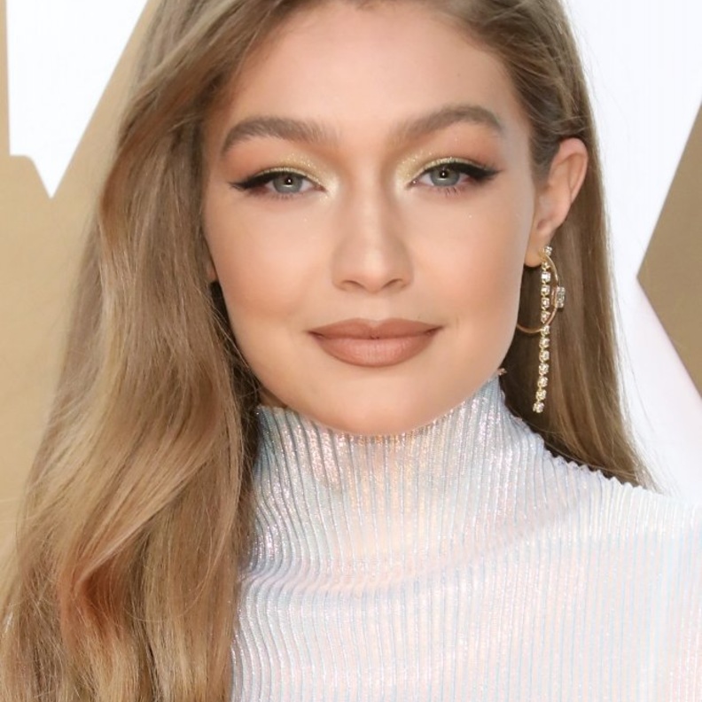  رسمات مكياج ناعم مع الايلاينر مستوحاة من مكياج جيجي حديد