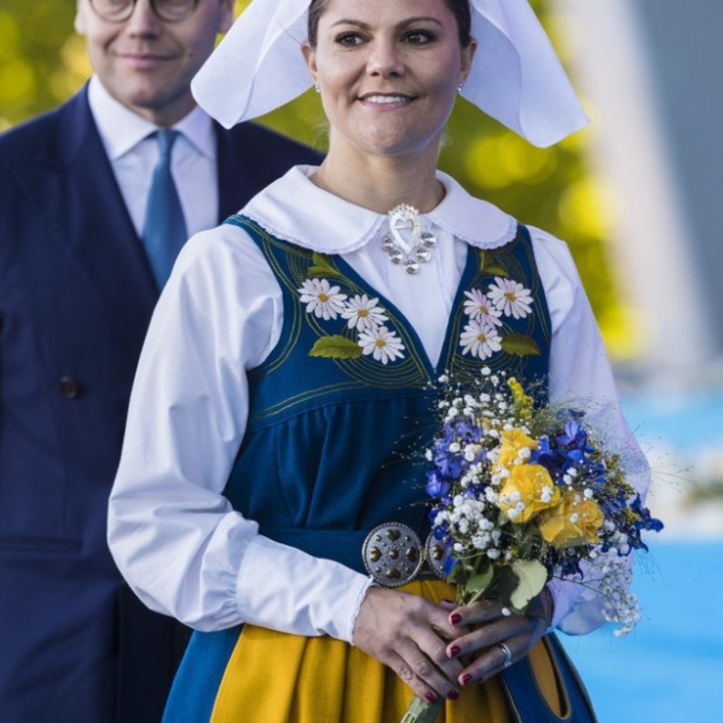 هكذا احتفلت الأميرة فيكتوريا بالعيد الوطني للسويد هذ العام