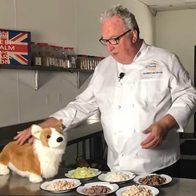 طاهي ملكي سابق يكشف عن وجود قائمة طعام خاصة بكلاب الملكة الأليفة