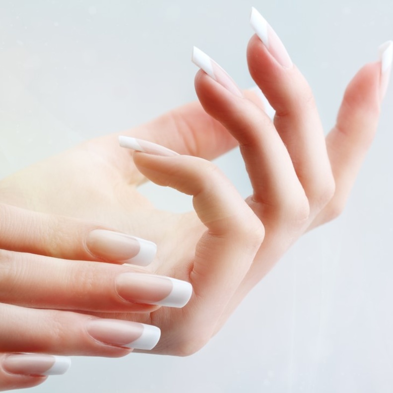 فوائد زيت النعناع لعلاج مشكلات الاظافر وكيفية استخدامه