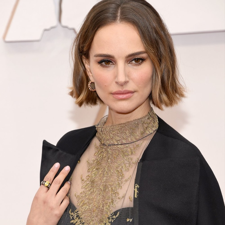  ناتالي بورتمان راقية بمجوهرات كارتييه Cartier