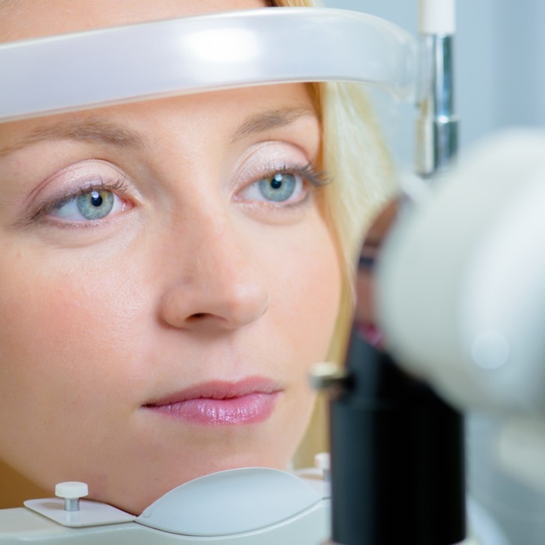 تأثير التدخين على صحة العينين