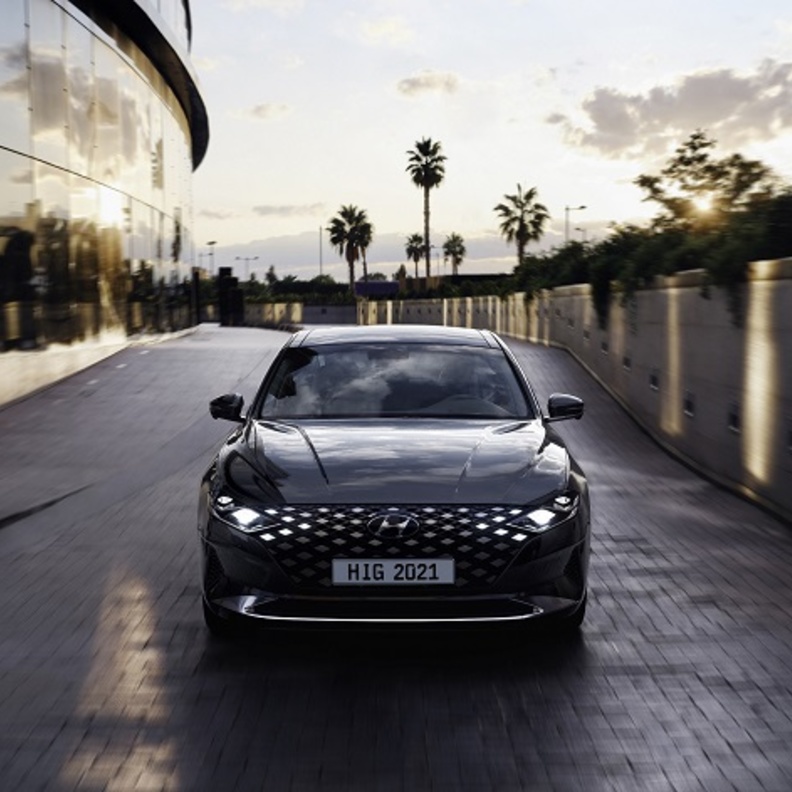 ​​​​​​​Azera الجديدة من هيونداي في أسوق الخليج العربي