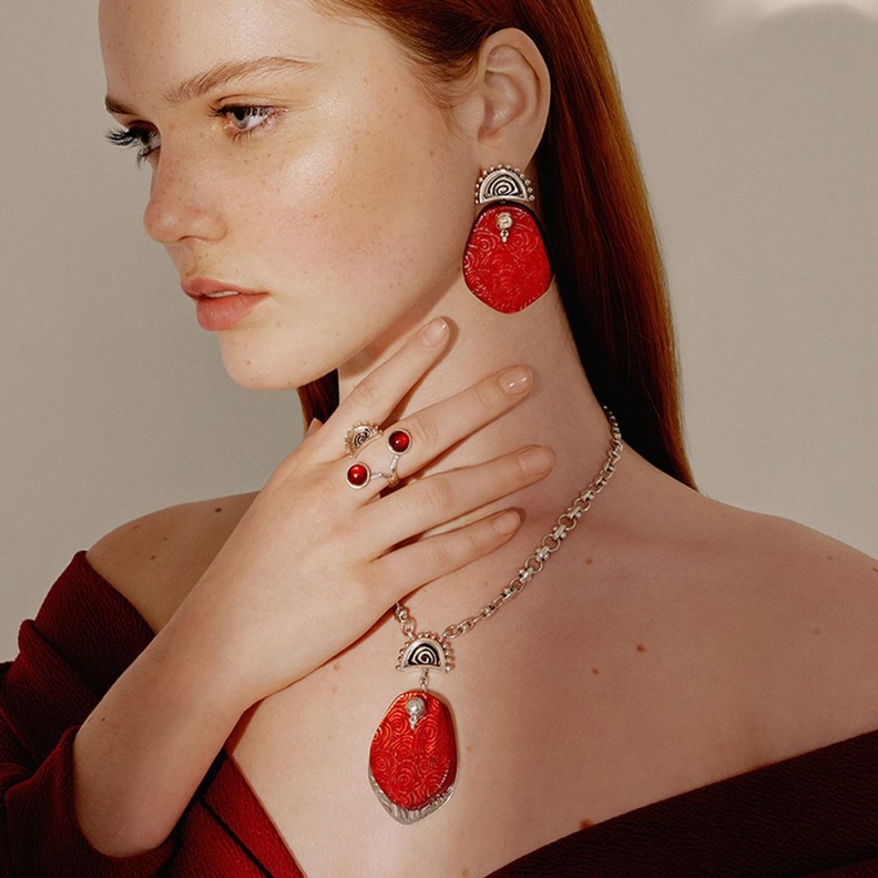 مجموعة مجوهرات من جود بن حليم