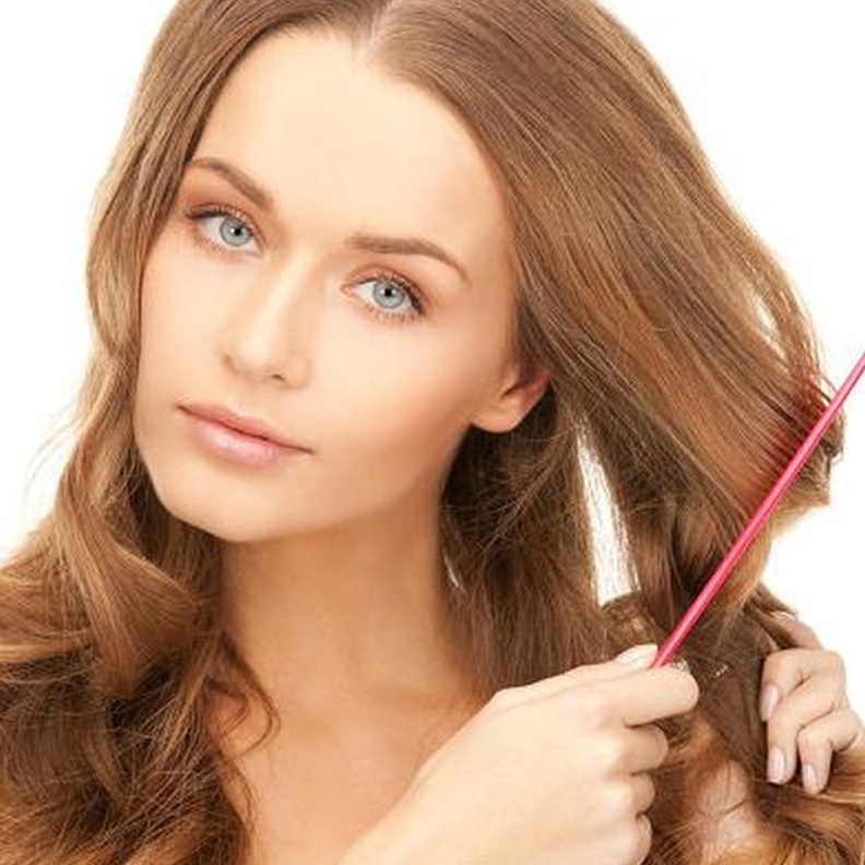 إليك خلطة زيت جوز الهند أو زيت الزيتون لعلاج الشعر الخشن والمجعد