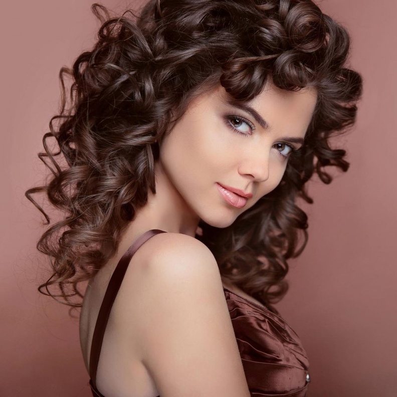 طرق طبيعية لعمل الشعر الويفي في المنزل