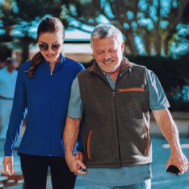 بهذه الصورة هنأت الملكة رانيا بالملك عبدالله الثاني بعيد زواجهما الـ 27 