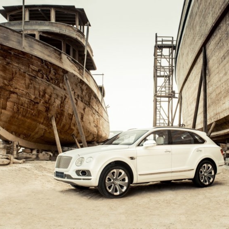  مركبة Bentley Bentayga