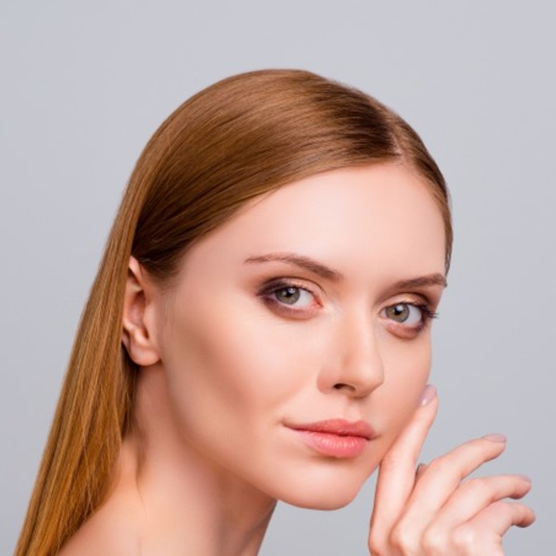 فوائد ماسك الشاي الاخضر والسكر البني للمعان وصفاء البشرة الدهنية