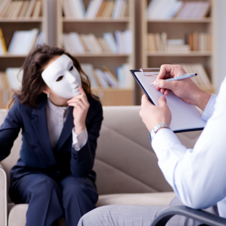 كيفية التعامل مع الزوجة النرجسية