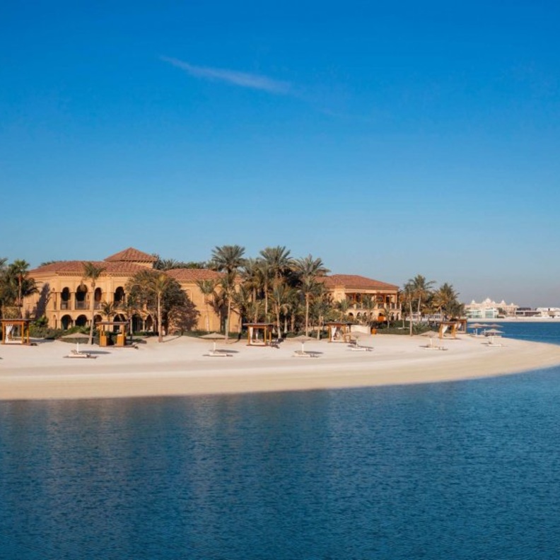 إقضِ فصل الصيف بأناقة تامة مع إقامةٍ فاخرة في منتجعَي ون آند أونلي في دبي