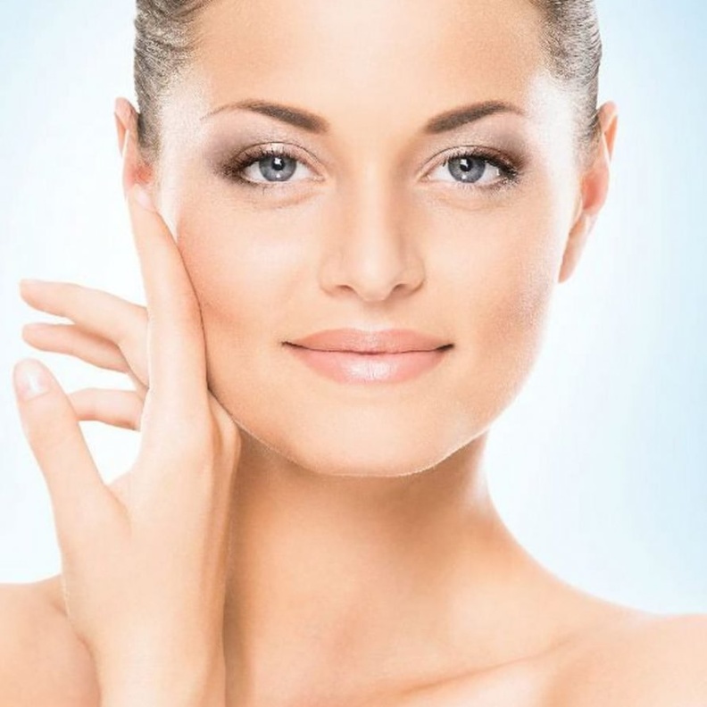 طرق العناية اليومية بالبشرة مع بداية فصل الصيف