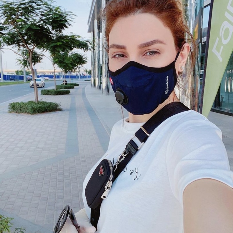 يارا تشارك متابعيها إطلالتها عند الخروج من المنزل في زمن الكورونا