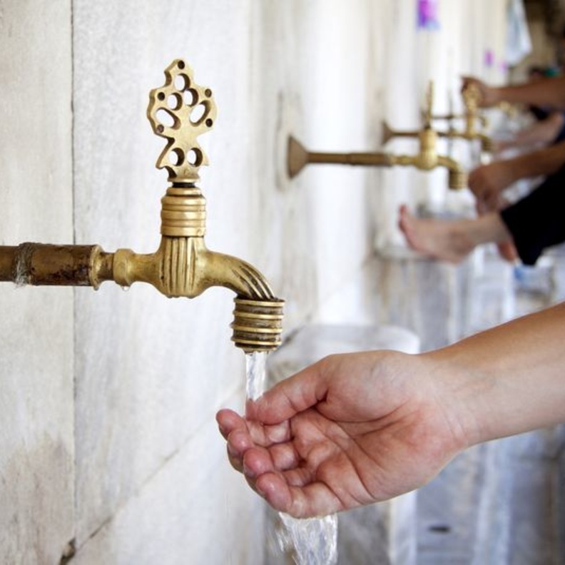 فوائد الوضوء في الوقاية من كورونا