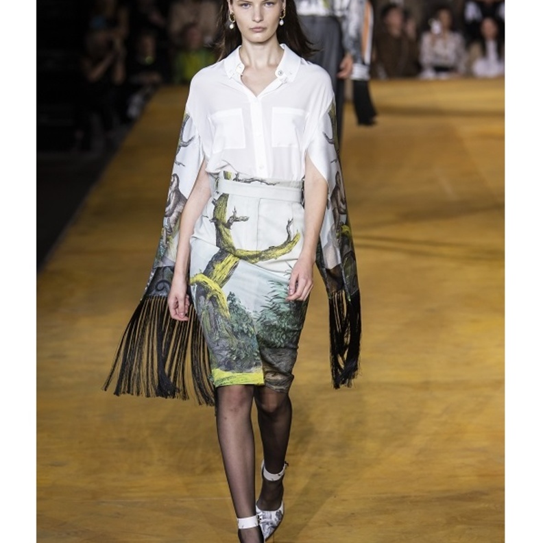 إطلالة كلاسيكية من "آن دومولوميستر"  Ann Demeulemeester