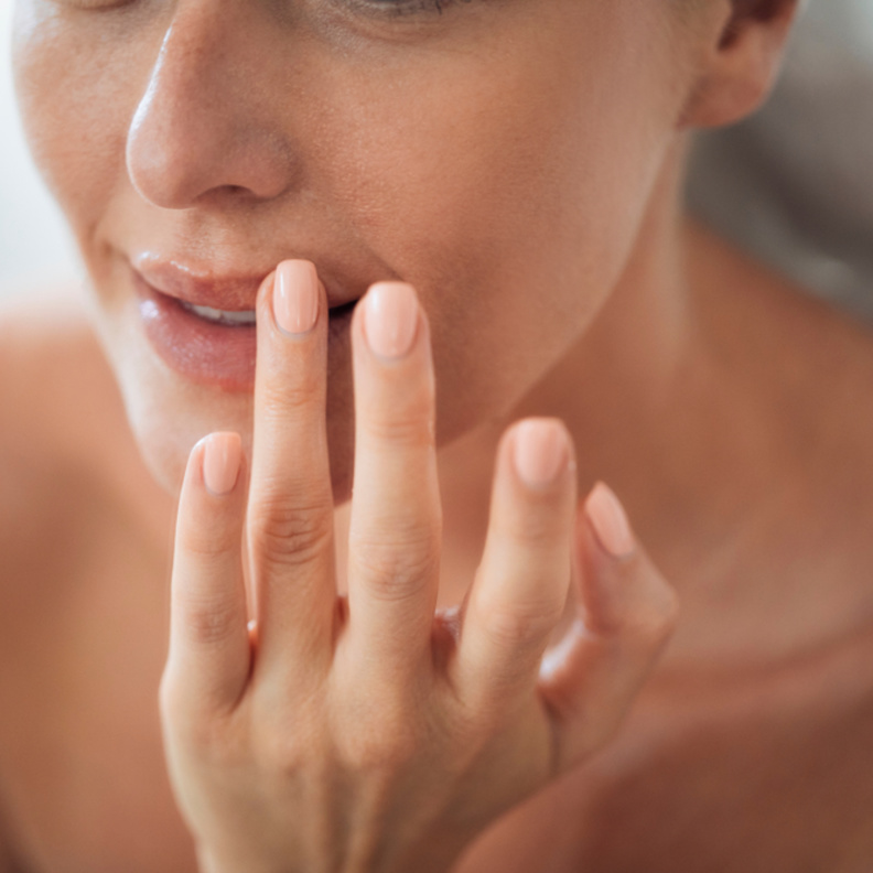  تخلصي من التجاعيد حول الفم بالطرق الطبيعية