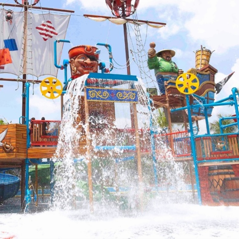  سفينة القراصنة بالاوان Palawan Pirate Ship بواسطة NOAA