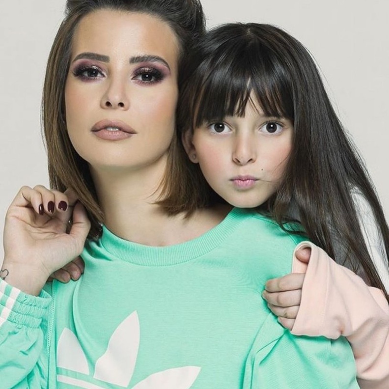 ايمان العاصي وابنتها