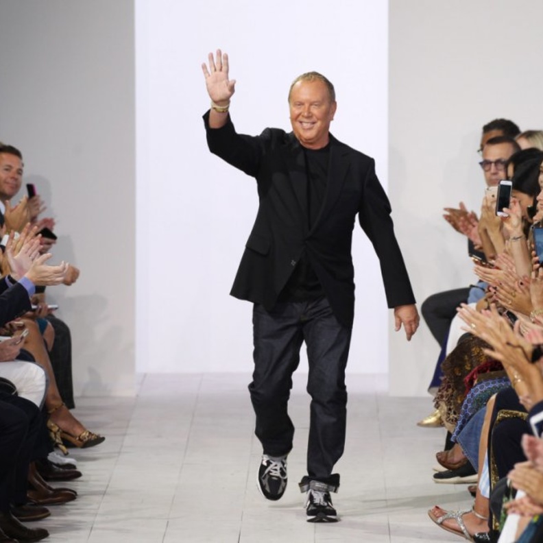  المصمم مايكل كورس أعلن نقل موعد عرضه لمجموعة ربيع 2021 من سبتمبر إلى موعد بين منتصف أكتوبر ومنتصف نوفمبر