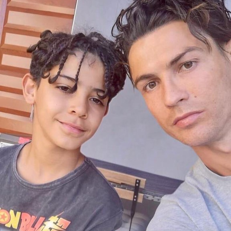 كريستيانو رونالدو واسرته 