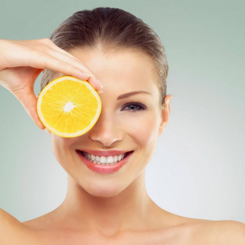  اشربي كوب من عصير البرتقال لبشرة نضرة ومتوهجة