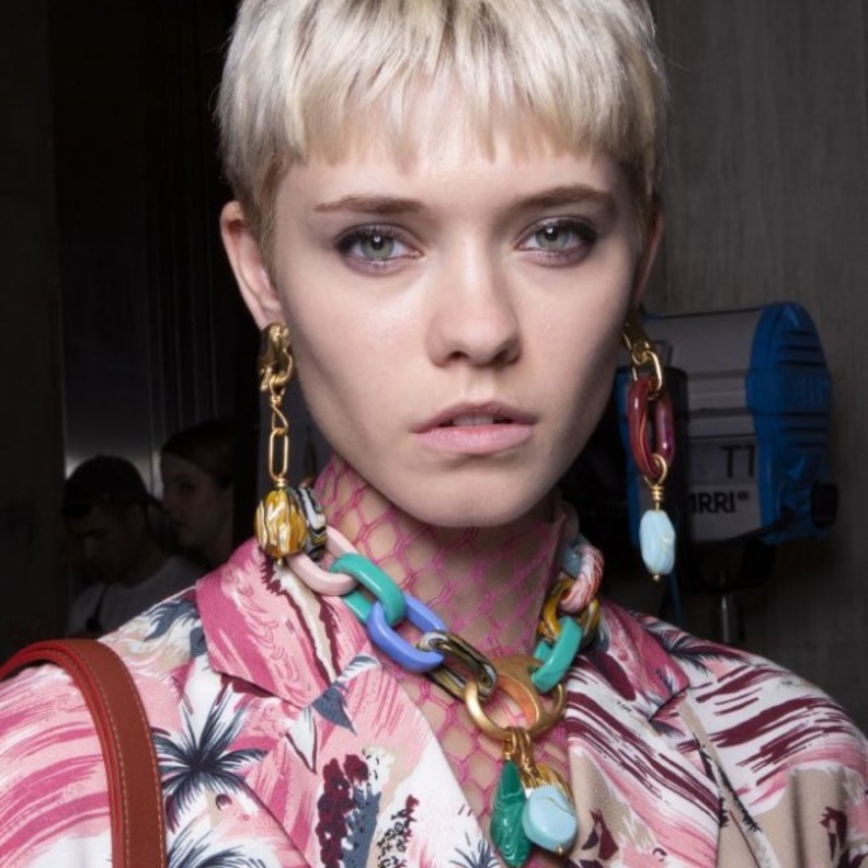 تسريحات شعر ذكورية مع الغرة القصيرة من Ports 1961