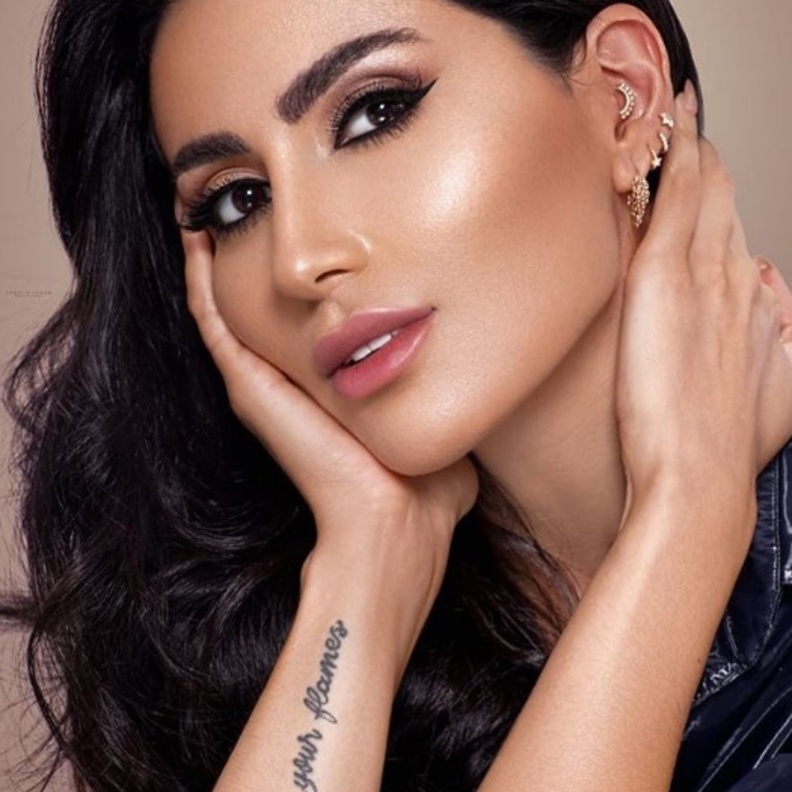 احمد فلوكس يرتبط ب ديالا مكي