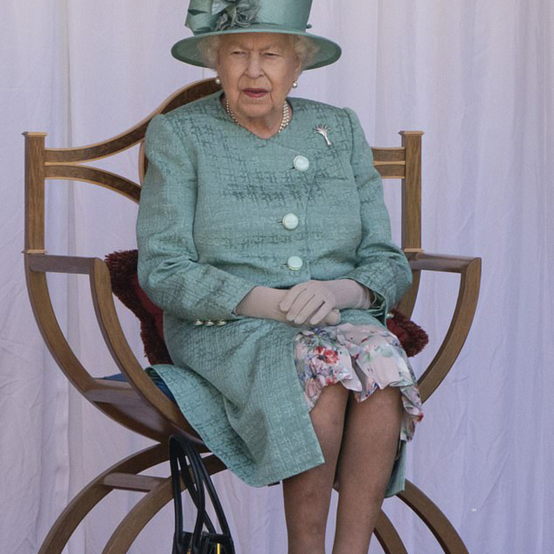 ملكة بريطانيا تقيم في عزل صحي منزلي