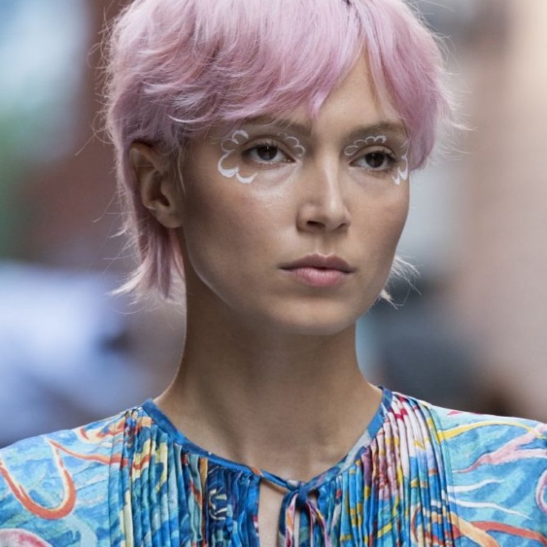 الوان صبغات شعر زهرية فاتحة من وحي Cynthia Rowley