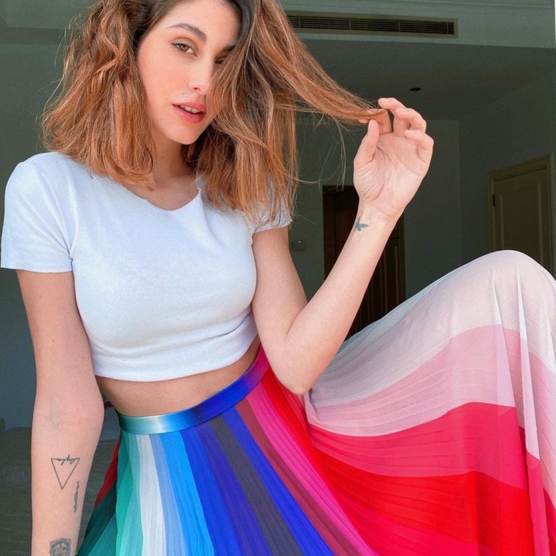 طريقة تنسيق الكروب توب موضة صيف 2020 من وحي نور عريضة