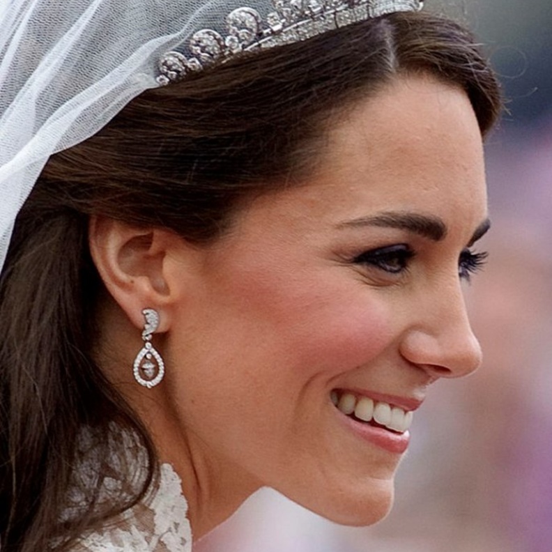 أفخم المجوهرات التي ارتدتها جميلات العائلات الملكية يوم زفافهن