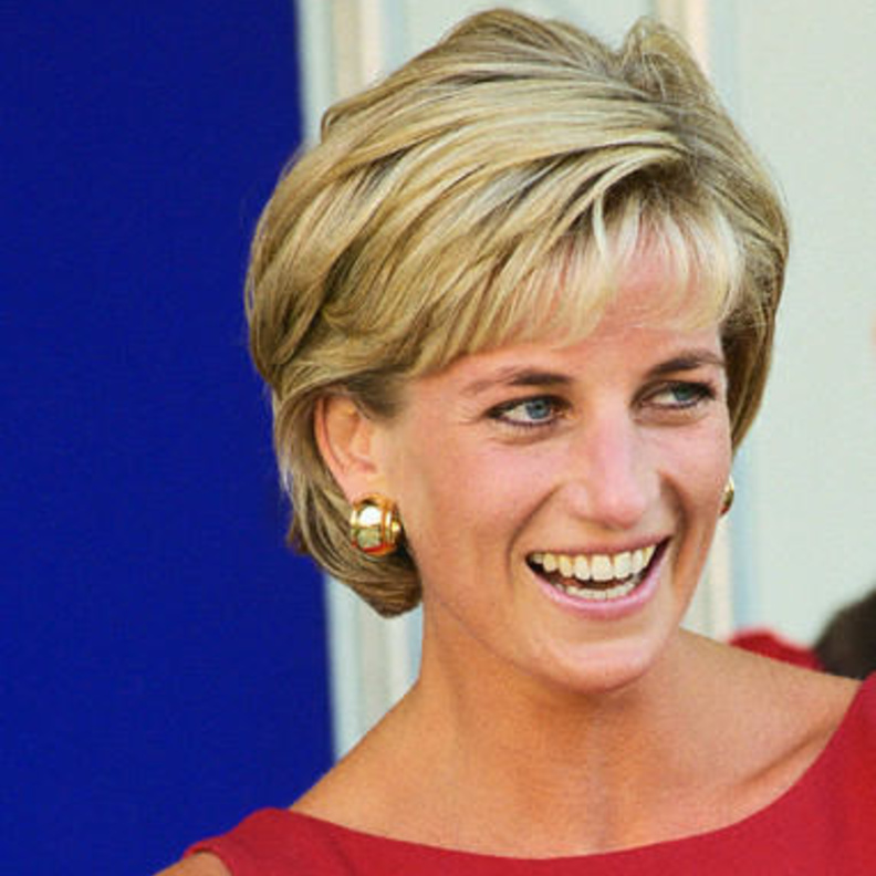 بعد الجدل حول اختيار كريستين ستيوارت.. نجمات تعرضن للنقد لتجسيد شخصية الأميرة ديانا