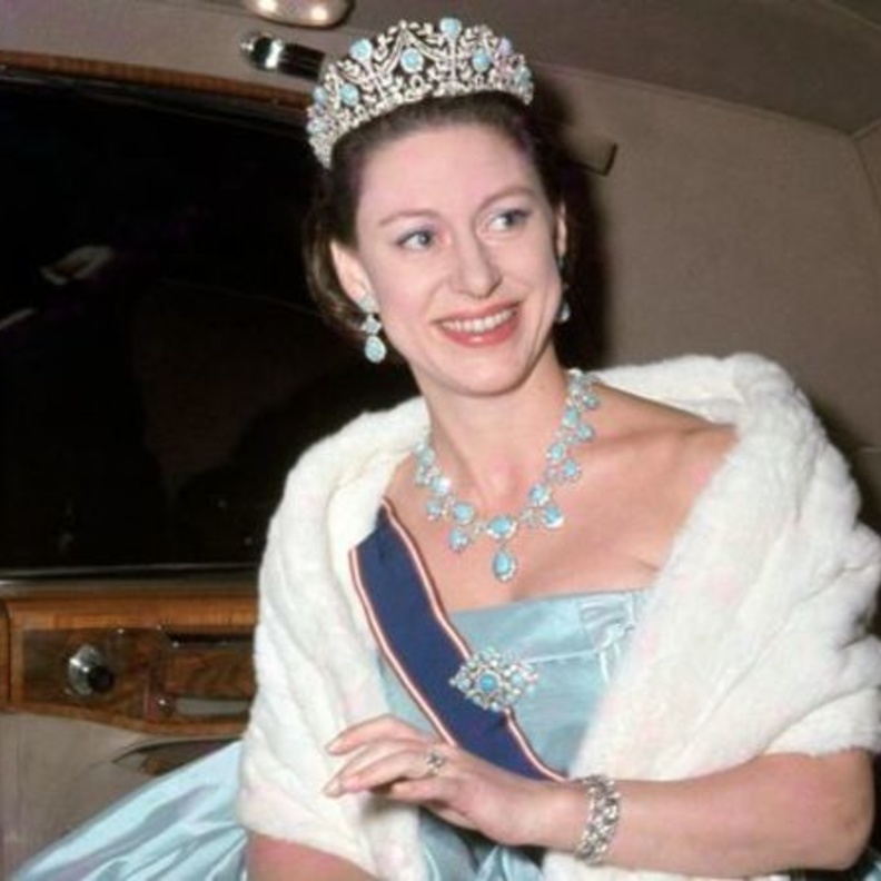 فرصة لامتلاك قطعة من التاريخ الملكي..مجوهرات الأميرة مارغريت في مزاد علني 