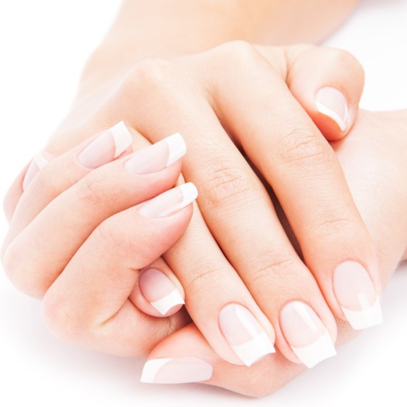 وصفات طبيعية لتبييض الأظافر وتطويلها