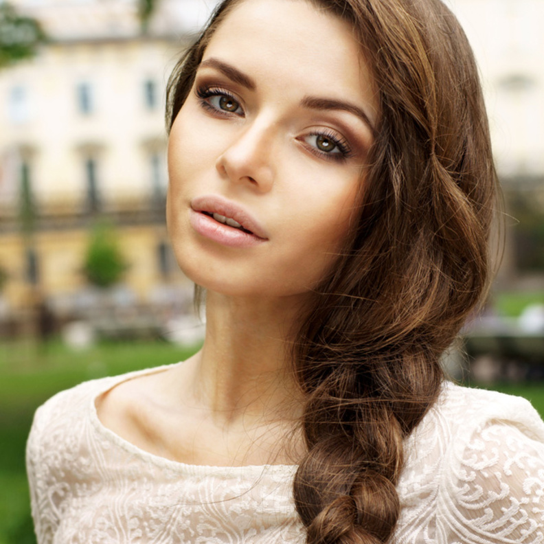 امنحي نفسك الإطلالة الشبابية بتسريحة الظفائر